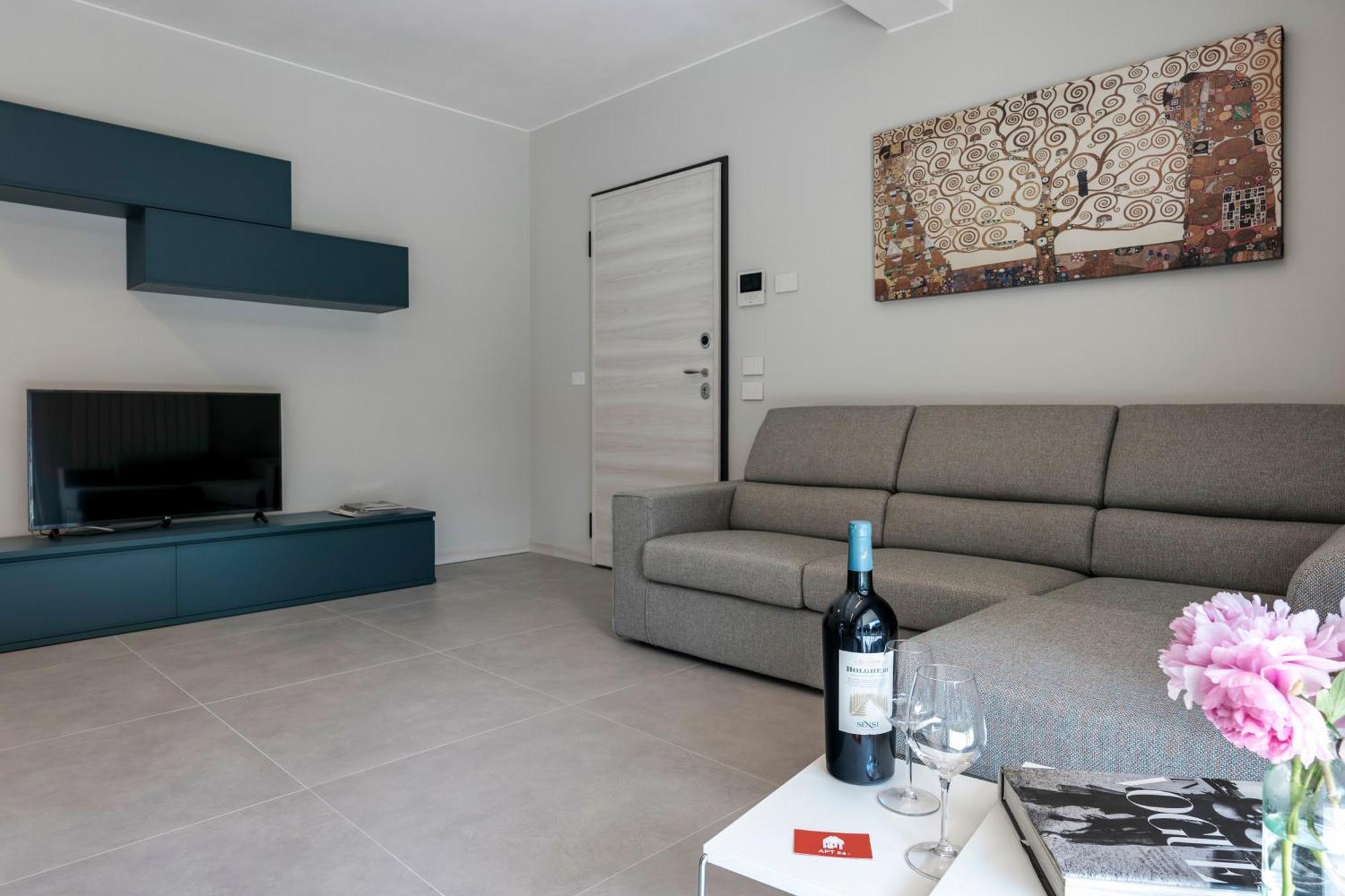 Malvezzi Apartments Desenzano del Garda Exterior photo