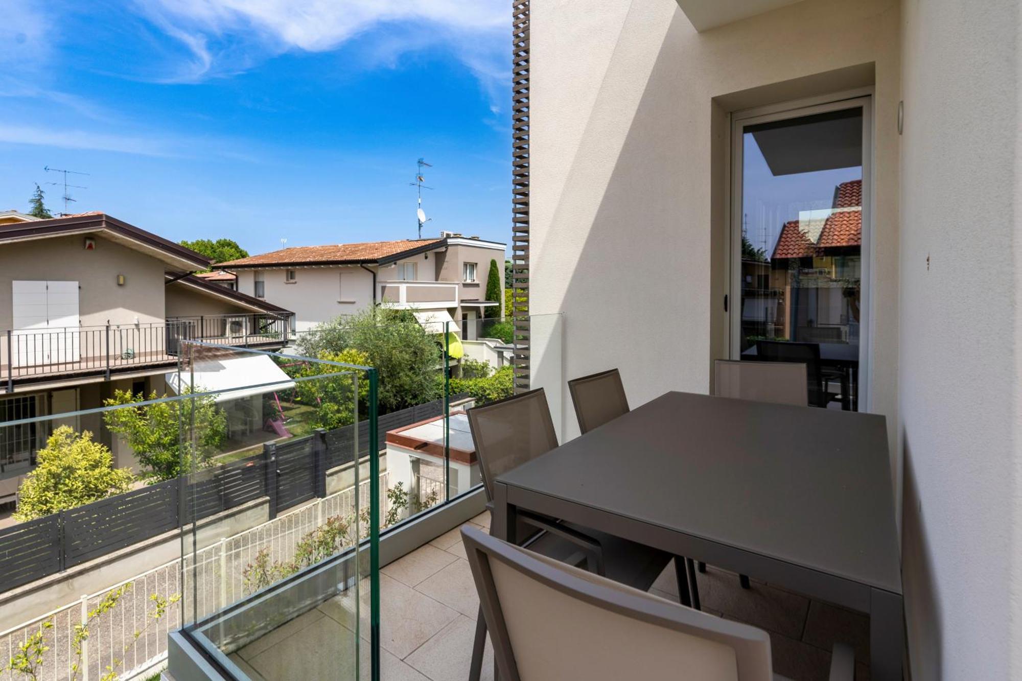 Malvezzi Apartments Desenzano del Garda Exterior photo